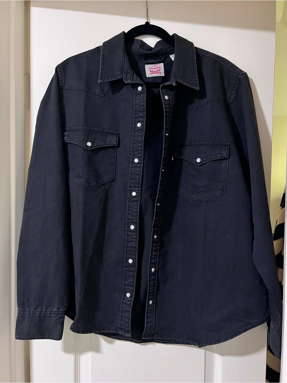 Women’s Levi’s Black Denim Snap-Front Shirt size XL